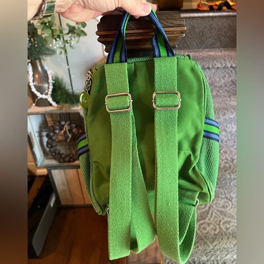 The Sak Mini Green Backpack Adjustable Straps Purse Handbag Butterfly pattern 🎒 - Picture 8 of 8